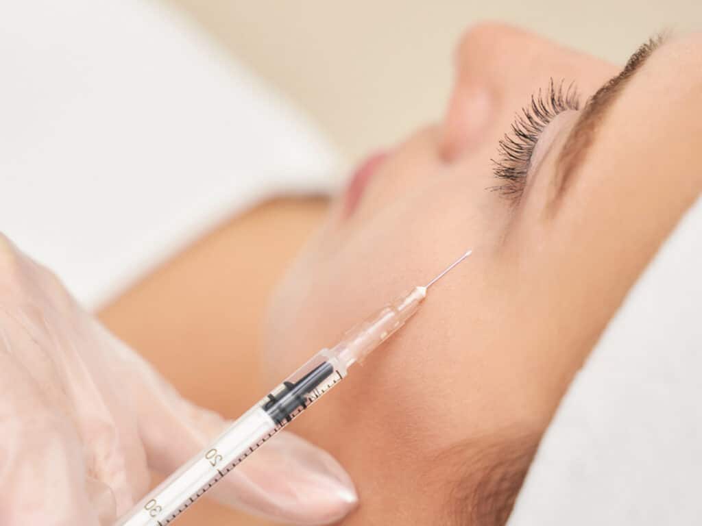 Dermal fillers such as Restylane are a good alternative to treat dark circles and fat from the eyelids. 