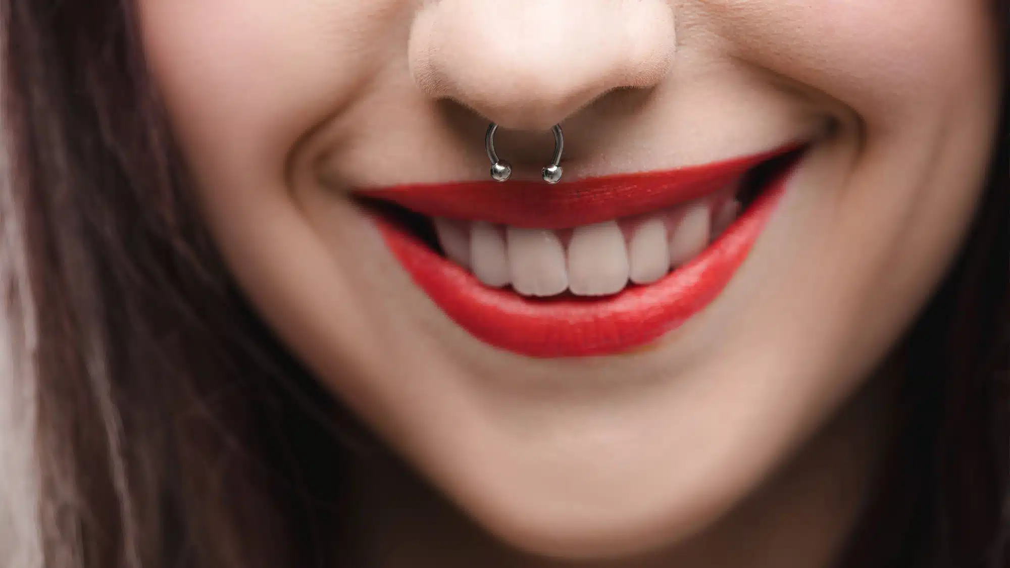 Can You Close Your Nose Piercing, And Will You Have A Scar? An Expert  Explains